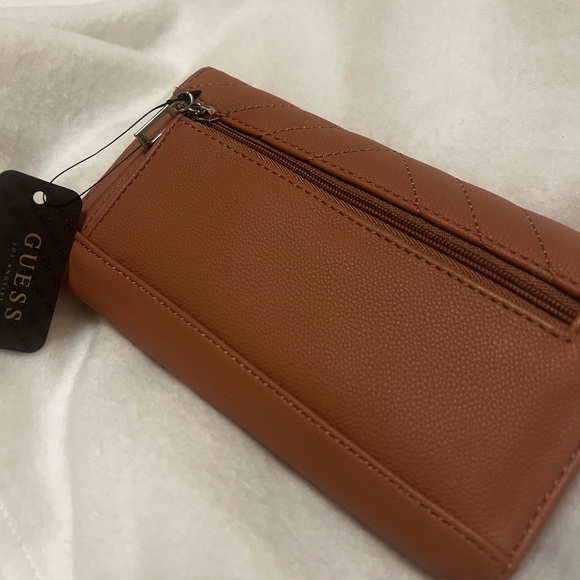 Blush / Rose Guess Wallet - Picture 7 of 9